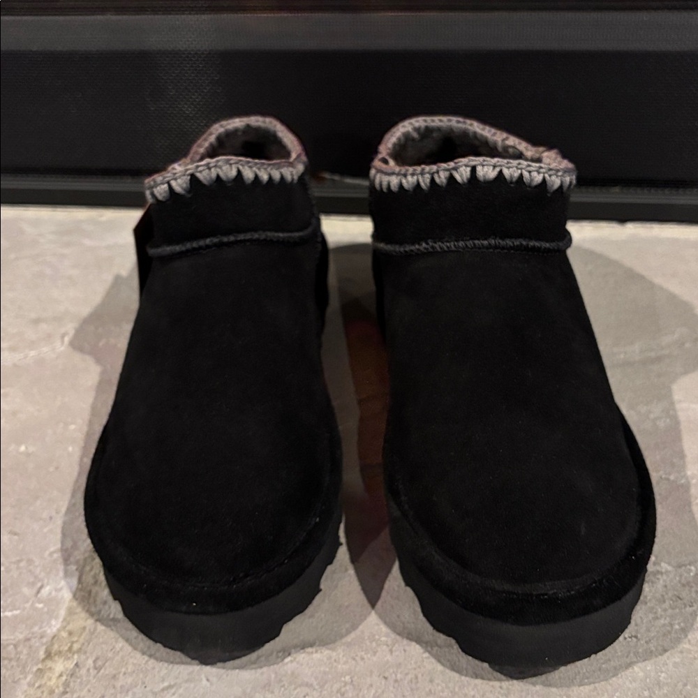 BEARPAW Lana Crochet Detail Cow Suede Ankle Bootie,wool blend lining,pad insole - Picture 3 of 10